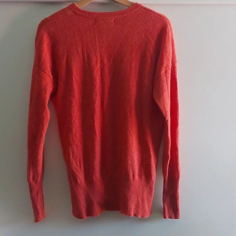 Tahari 100% Cashmere Sweater M Rust Orange Quiet Luxury Classic - Picture 10 of 10